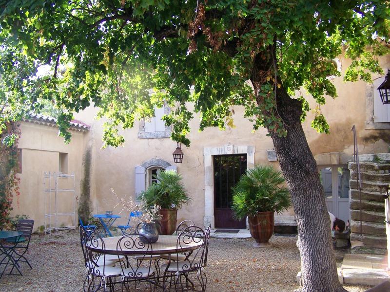 18th century restored house overlooking the Luberon